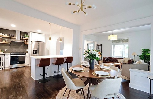 Merriam Park House | Stylish 3BR Retreat on Selby Ave/Walk to Cafés, Near MOA, Airport & Colleges