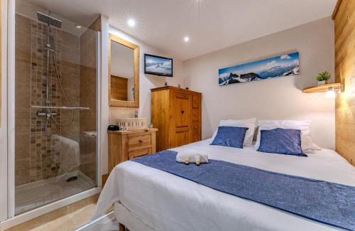 Val-Thorens Apartment | Stylish 3BR with 2BA in the Heart of Val Thorens in which Sleeps 8 A5 Serac