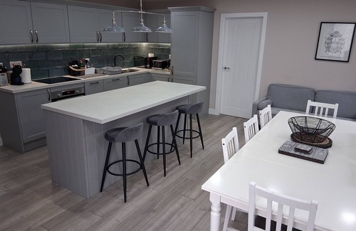 Nottingham House | Stylish 4 Bed, newly renovated home in Nottingham