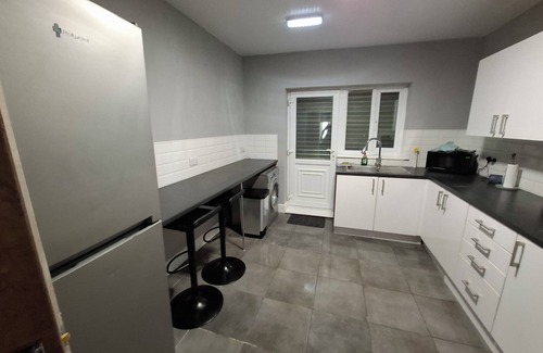 Sunderland House | Stylish 4-Bed with Sauna/Jacuzzi City Centre Location near Stadium of Light