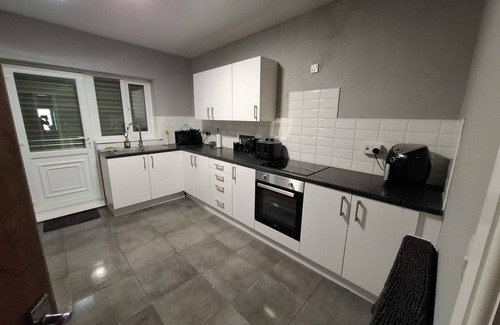 Sunderland House | Stylish 4-Bed with Sauna/Jacuzzi City Centre Location near Stadium of Light