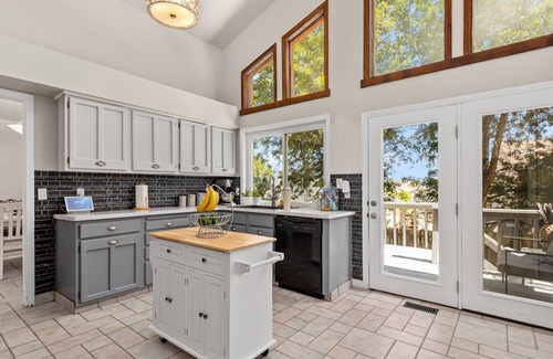 Pueblo House | Stylish 4 level home in a quiet safe neighborhood nestled in a cul-de-sac.