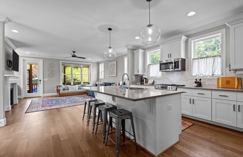 Southwest Raleigh House | Stylish 4BR Escape Arcade Games Near NC State, Lenovo & Fairgrounds