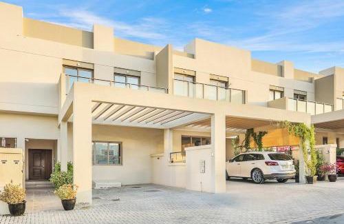 Discovery Gardens Apartment | Stylish 4BR Family Villa Easy Access to Dubai Marina & Expo City