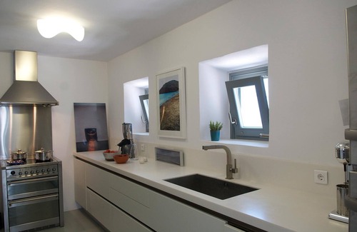 Ano Mera Villa | Stylish 5 BR Villa With Superb Views Of The Harbor
