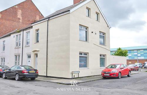 Blyth House | Stylish 5BR Contractor Stay - Work & Business - Parking