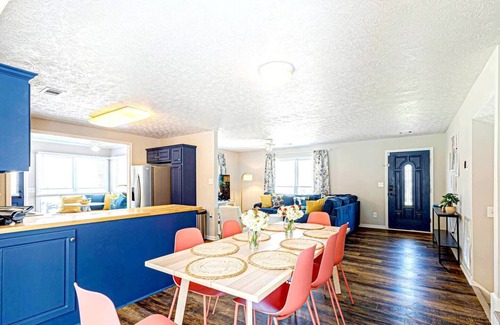 Fortson House | Stylish 5BR Split-Level Spacious Oasis w/Pool, BBQ & Game Room