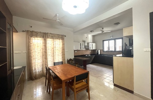 Sadras Villa | Stylish 6BHK Villa for 14 in ECR. Ideal for a large family or friends.