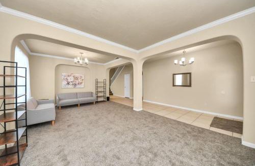 Fresno House | Stylish 6BR Retreat, Pool and Lake Trail, Sleeps 14