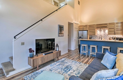 South Addition House | Stylish Anchorage Townhome ~ 1 Mi to Downtown
