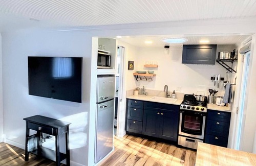 Arcata House | Stylish and Bright-Downtown