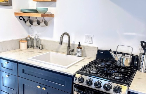 Arcata House | Stylish and Bright-Downtown