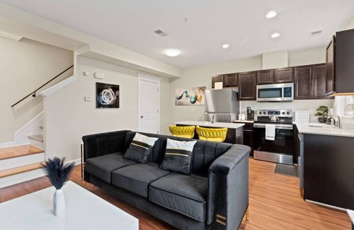 Detroit Apartment | Stylish and Comfortable 1-BR in the Heart of Detroit
