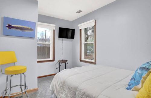 Tallmadge House | Stylish and Convenient House in Central Location