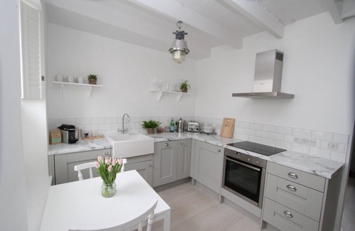 Mousehole Cottage | Stylish and cosy cottage in the centre of Mousehole close to the harbour