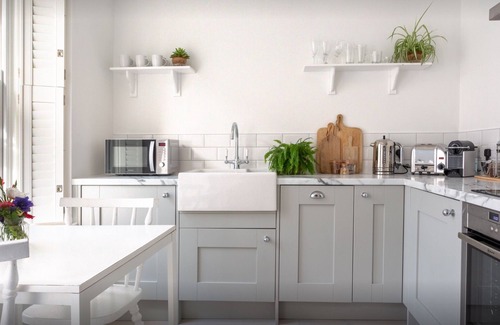 Mousehole Cottage | Stylish and cosy cottage in the centre of Mousehole close to the harbour