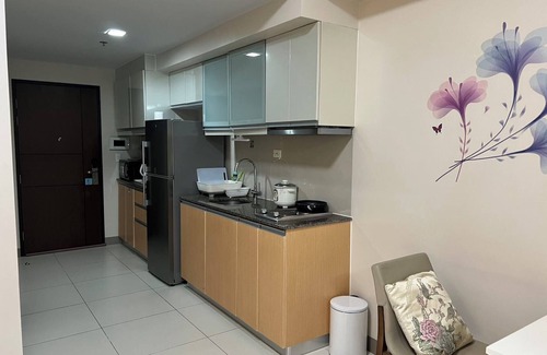 Dasmarinas Village Apartment | Stylish and Elegant Suite 33C