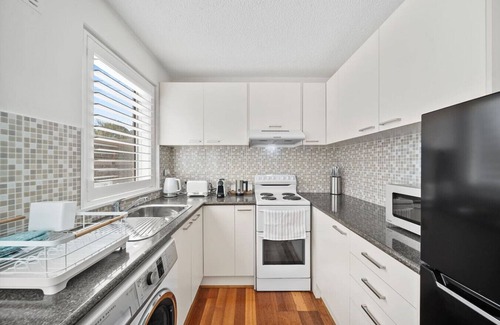 Downer Apartment | Stylish and Peaceful Retreat Near Dickson
