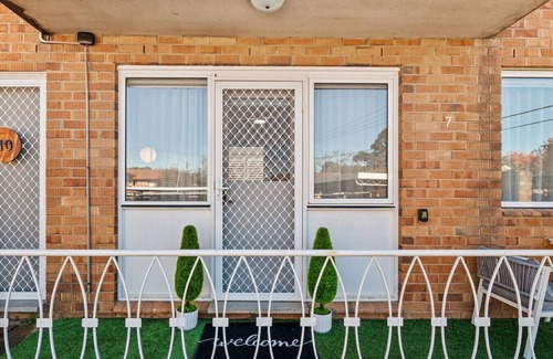 Downer Apartment | Stylish and Peaceful Retreat Near Dickson