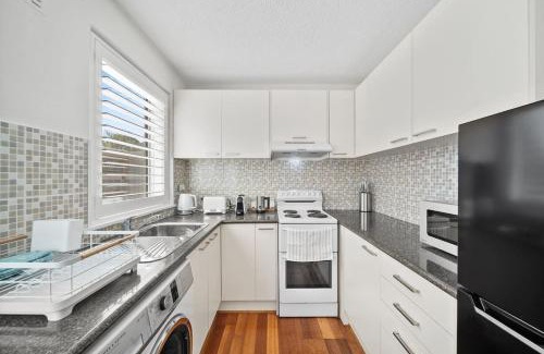 Downer Apartment | Stylish and Peaceful Retreat Near Dickson - Hosted by Canstay