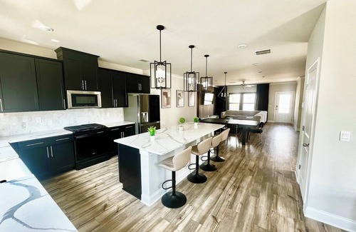 Lawrenceville House | Stylish and Spacious Private Room in Modern Townhouse