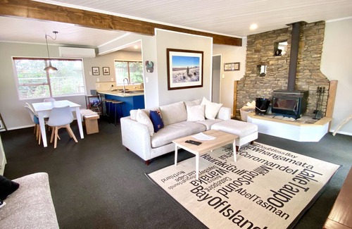 Lowburn House | Stylish and sunny cottage in Cromwell