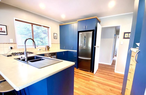 Lowburn House | Stylish and sunny cottage in Cromwell