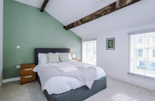 Otley Apartment | Stylish Apartment, Fully Equipped, Long Term Disc