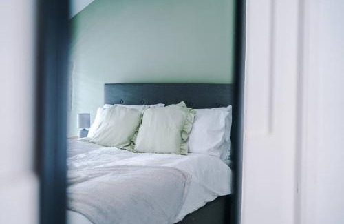 Otley Apartment | Stylish Apartment, Fully Equipped, Long Term Disc