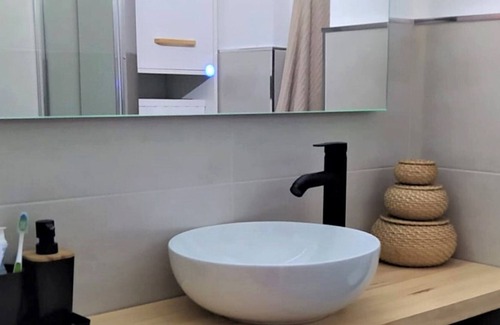 Calahonda Apartment | Stylish apartment in Calahonda by the beach