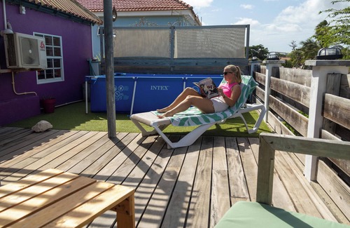 Nieuw Nederland Apartment | Stylish apartment with private rooftop pool in Pietermaai