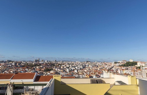 Alfama Apartment | Stylish Apartment w/Parking by LovelyStay