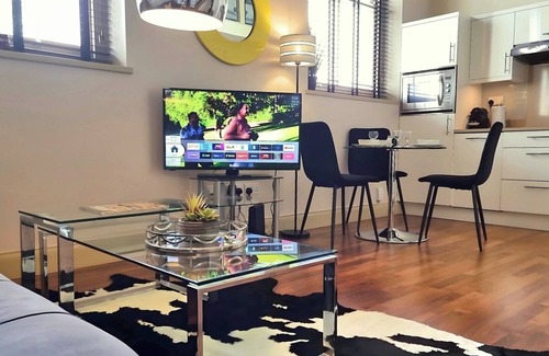 Norland Apartment | Stylish apt in the heart of Notting Hill -5-nSteps from Portobello Rd and tube!