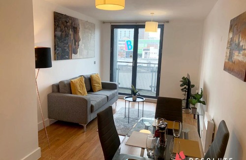 Theatreland Birmingham Apartment | Stylish Arcadian Centre - One Bedroom - Large Balcony - Bullring Shopping