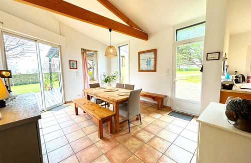 Le Bugue House | stylish architect house with huge garden and private pool, set 2km from Le Bugue