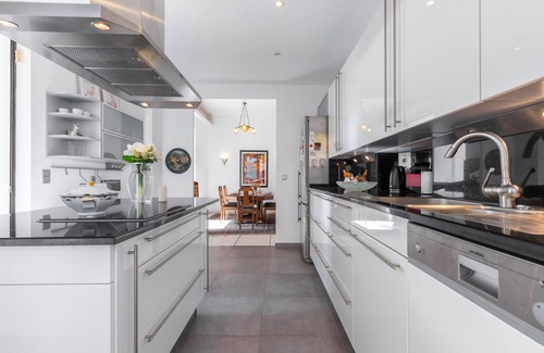 Lazaret Villa | Stylish Art Deco villa, 4 Bdrs, Swimming Pool and Garage