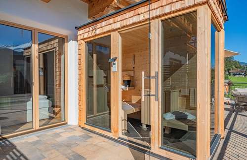 Schonbach Apartment | Stylish time-out with a private sauna