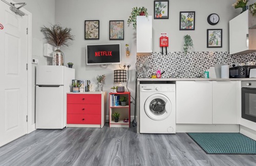 Bordesley Apartment | Stylish Birmingham Apartment with Fast WIFI