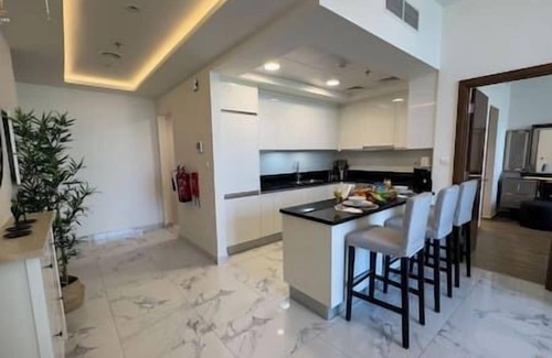 Business Bay Apartment | Stylish Canal Views Al Habtoor City