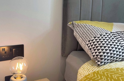 Grangetown Condo | Stylish central apartment for 2 people free parking