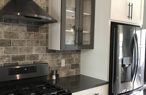 West Central House | Stylish & Central Townhome-Perfect for Groups!