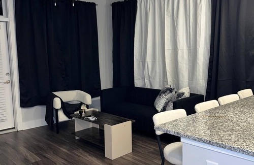 Atlanta Condo | Stylish City Stay – 2BR Condo in the Heart of Atlanta