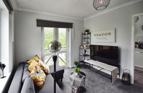 Clydebank Apartment | Stylish Clydebank apartment near Glasgow