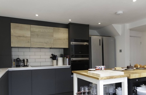 Salcombe House | Stylish Coastal Living | Prime Location | Garden