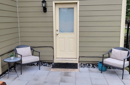 Grayson Apartment | Stylish Comfort Cozy Basement Apt in Quiet Neighborhood!