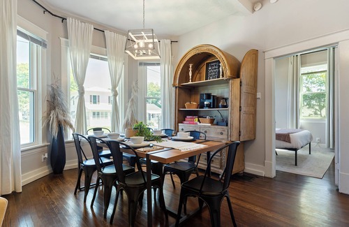 Benson House | Stylish, comfortable centrally located home! TVs in every room, cable