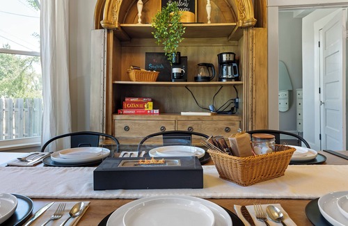 Benson House | Stylish, comfortable centrally located home! TVs in every room, cable