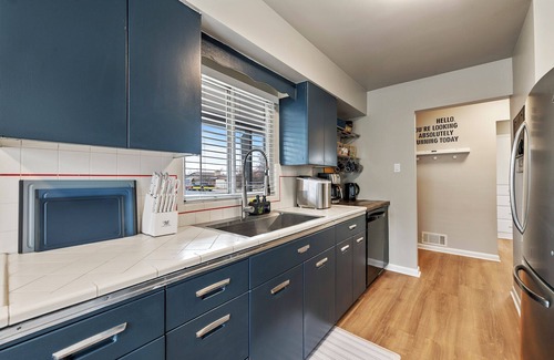 Midvale House | Stylish, Comfortable, Mtn Views, Huge Fenced Yard, King Beds, Cozy Fireplace!