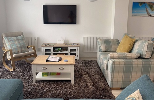 Saint Columb Major House | STYLISH, CONTEMPORARY, SPACIOUS, NEWLY REFURBED 4 bed, 3 bath house near Newquay