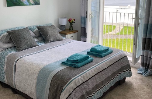 Saint Columb Major House | STYLISH, CONTEMPORARY, SPACIOUS, NEWLY REFURBED 4 bed, 3 bath house near Newquay